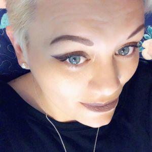 Meet your Posher, Manda